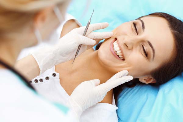 Chipped Tooth Repair Options: Bonding, Veneers, And More