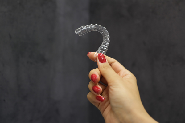 How Invisalign Straightens Teeth