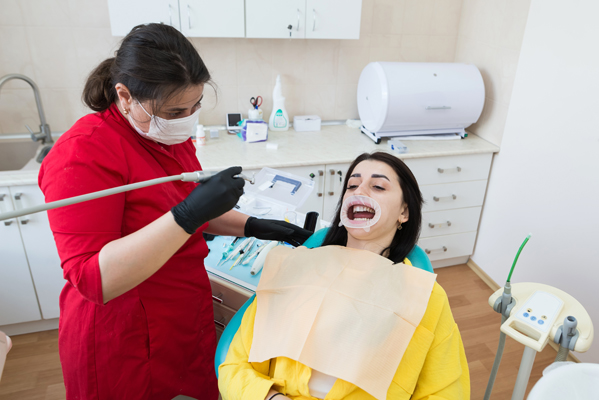 Tips For Preventing Damage To Your Oral Health From A Preventative Dentist